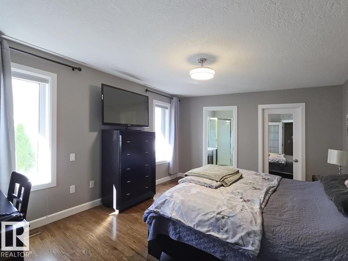 4420 56 Av Property Photo 15