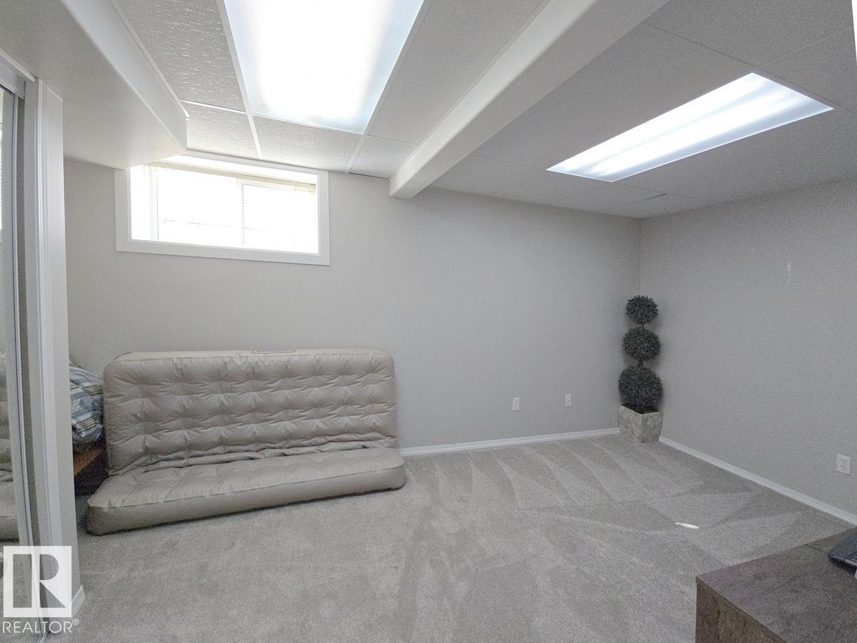 4420 56 Av Property Photo 25