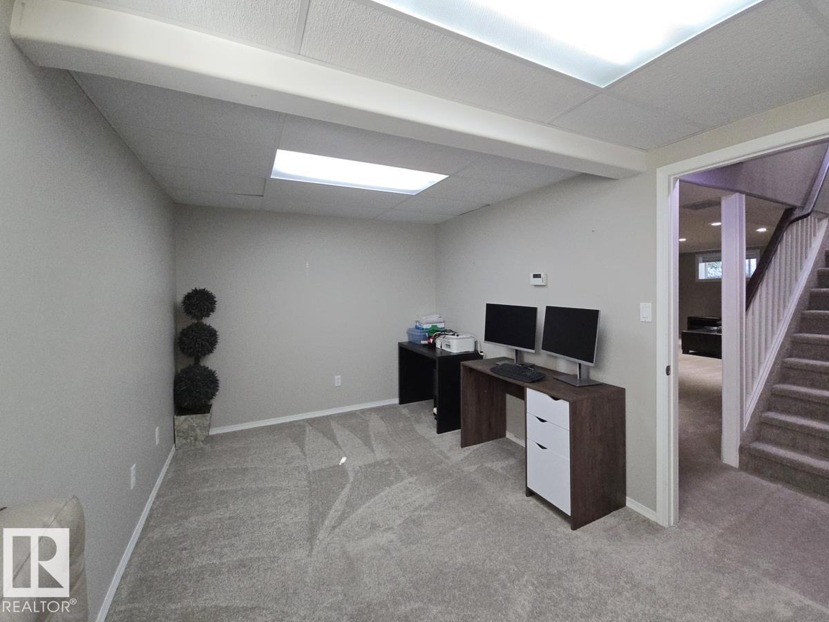 4420 56 Av Property Photo 26