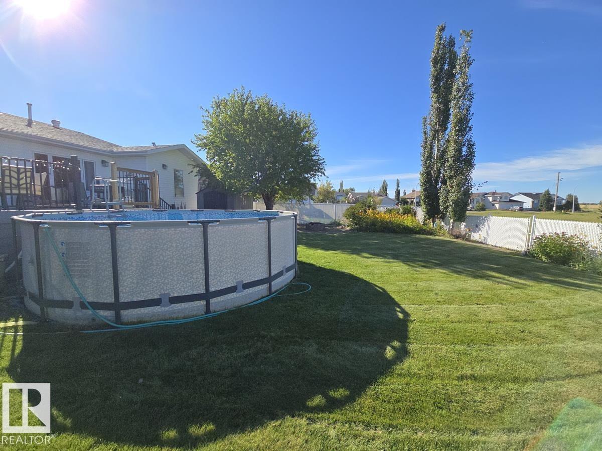 4420 56 Av Property Photo 32
