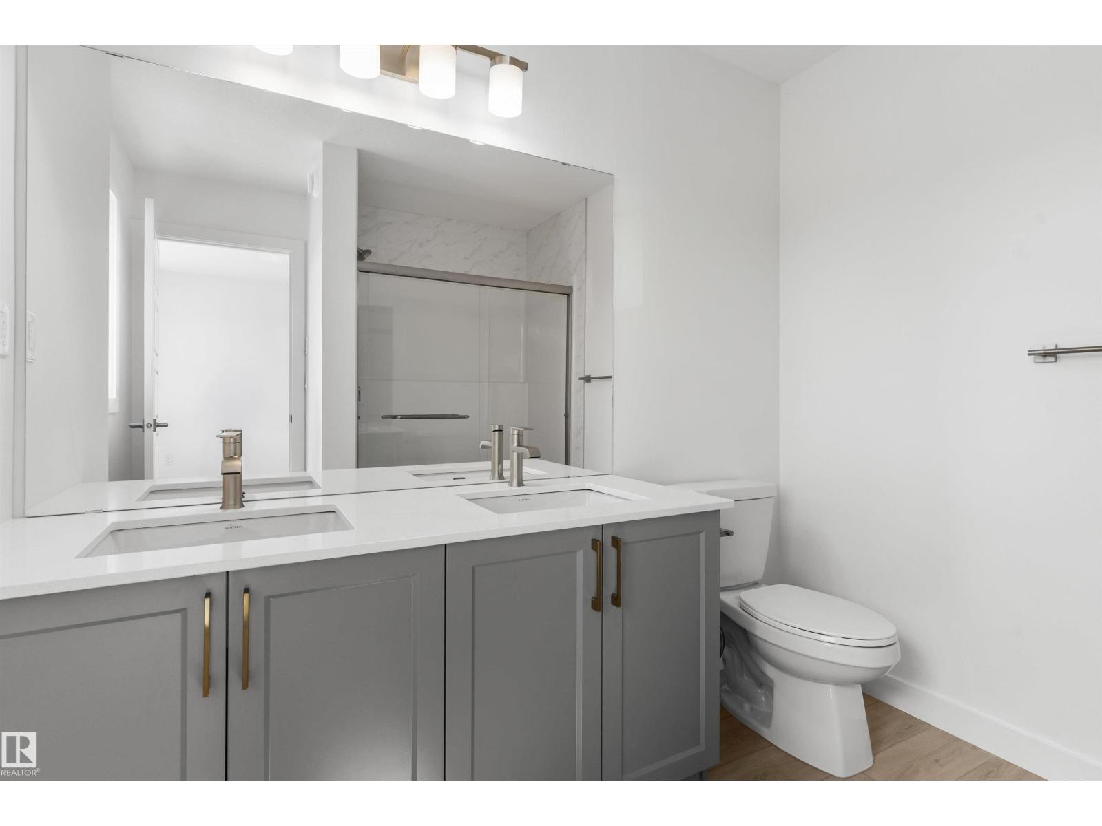 21 Elis Li Property Photo 23