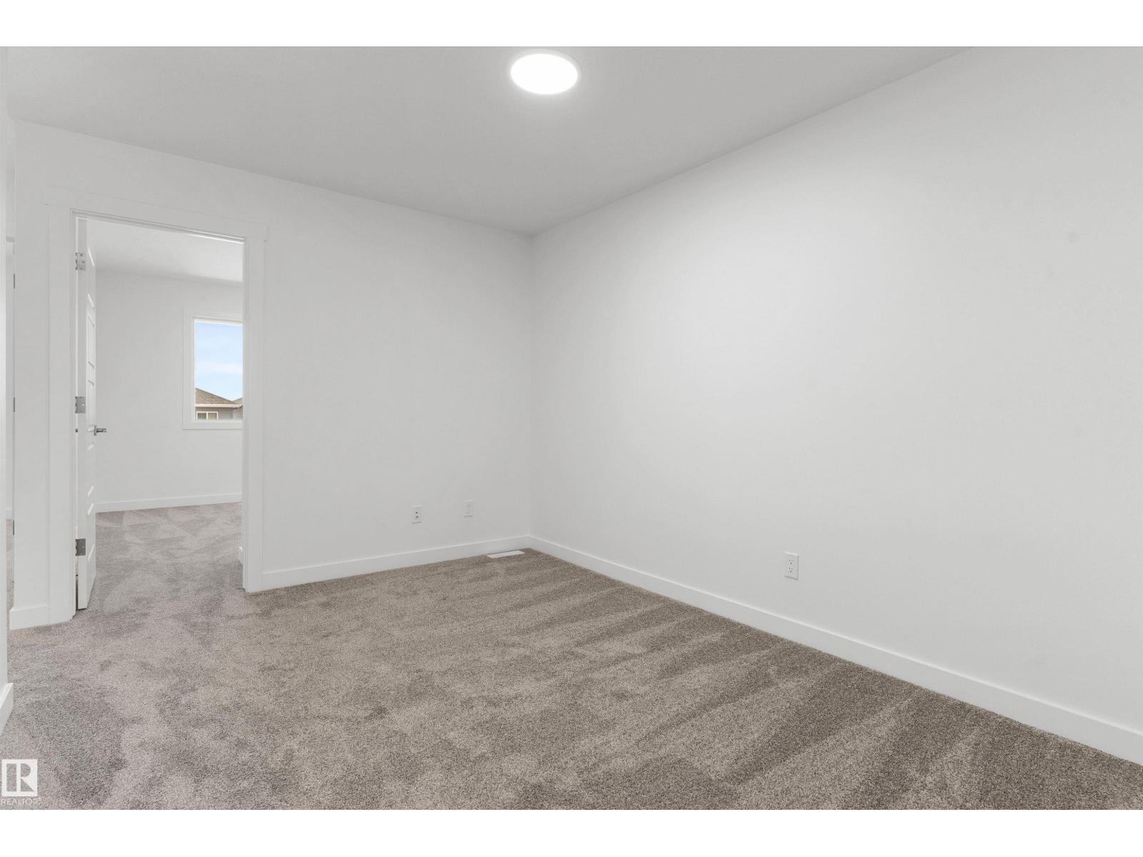 21 Elis Li Property Photo 24