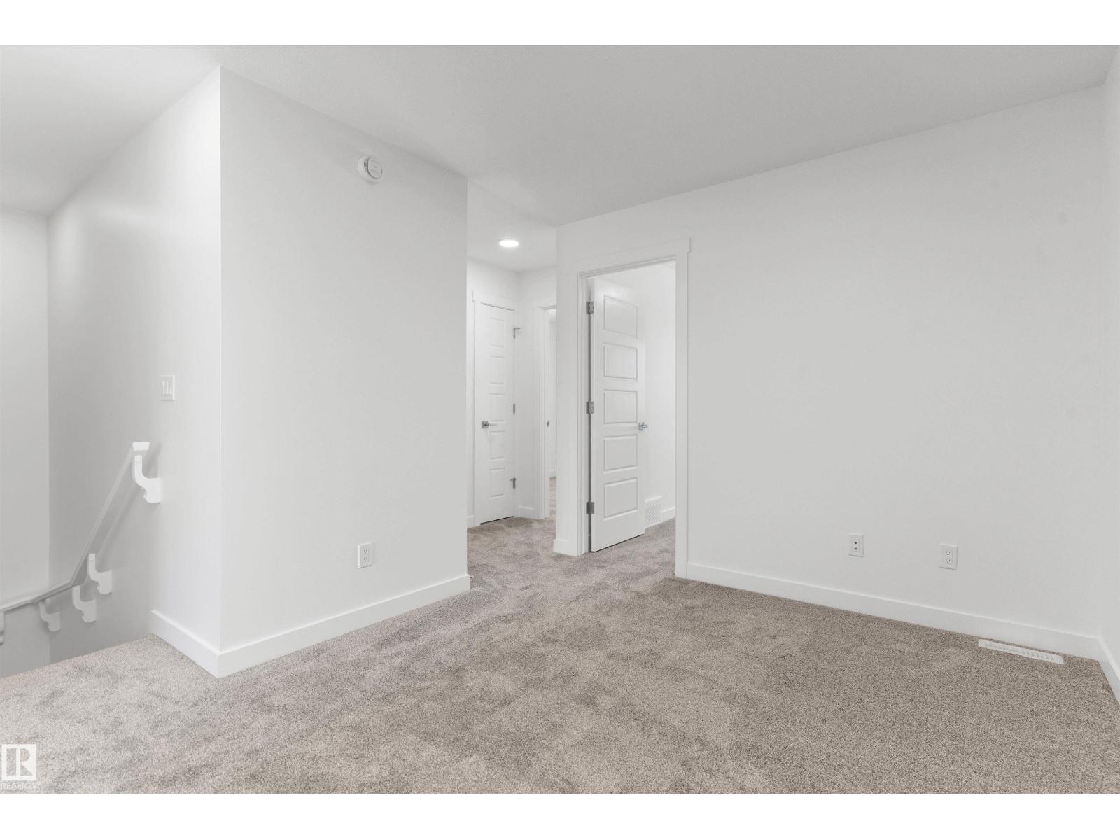 21 Elis Li Property Photo 25
