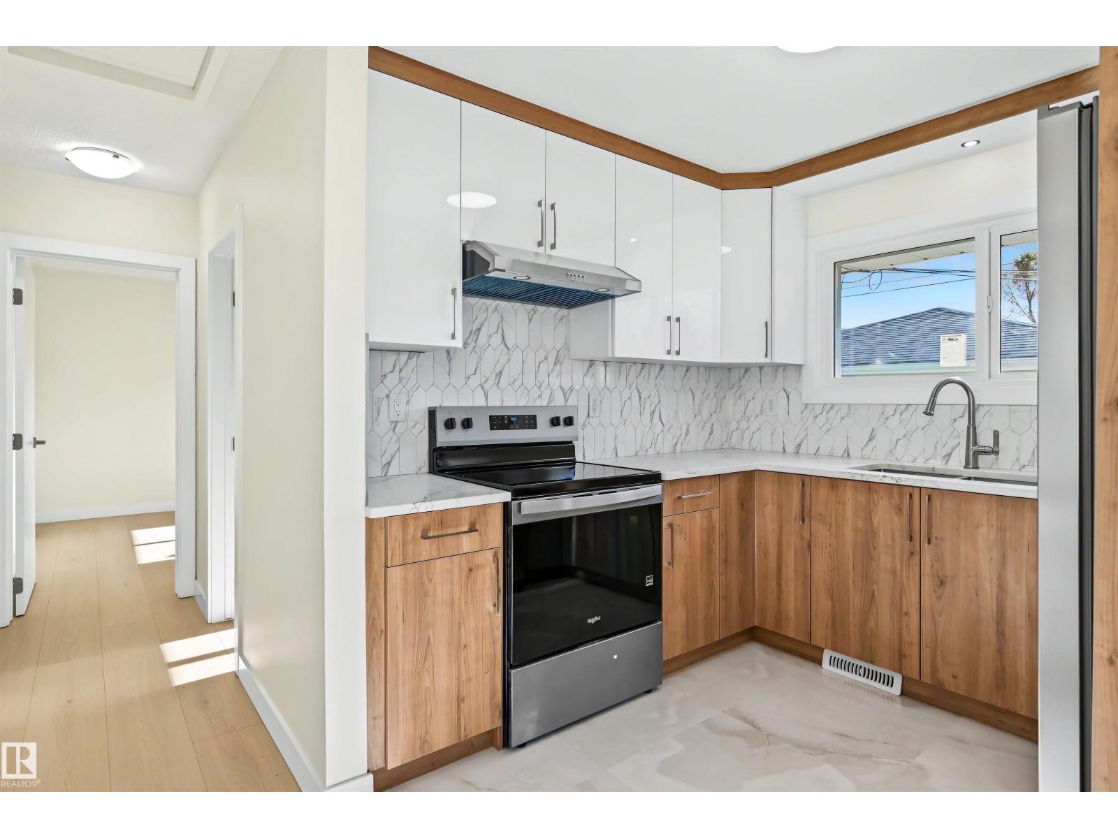 5707 90 Av Nw Property Photo