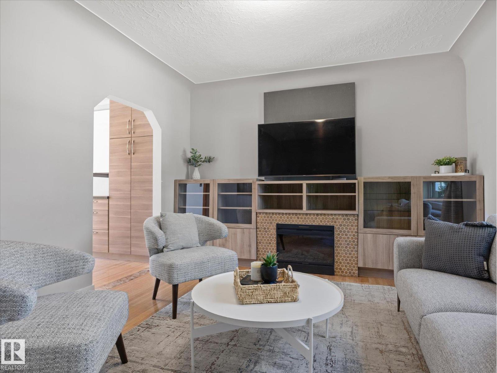 11119 62 Av Nw Property Photo 5