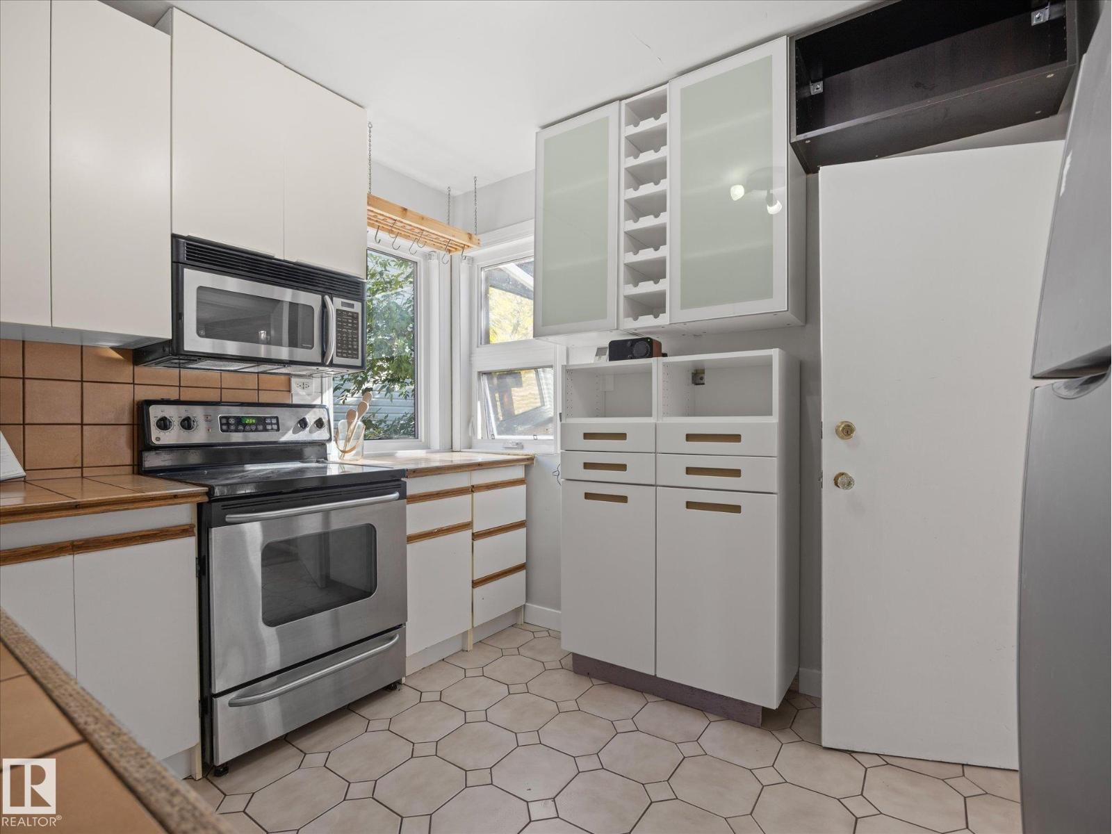 11119 62 Av Nw Property Photo 9
