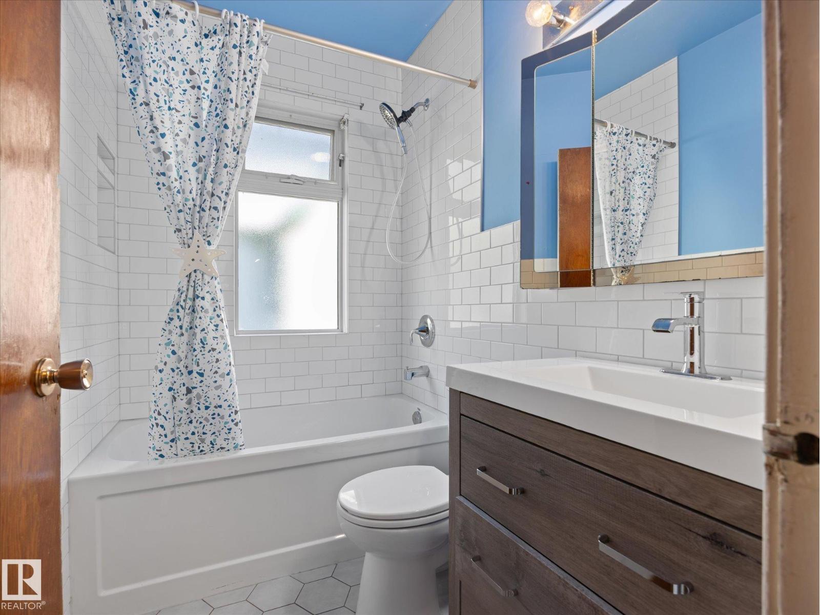 11119 62 Av Nw Property Photo 12