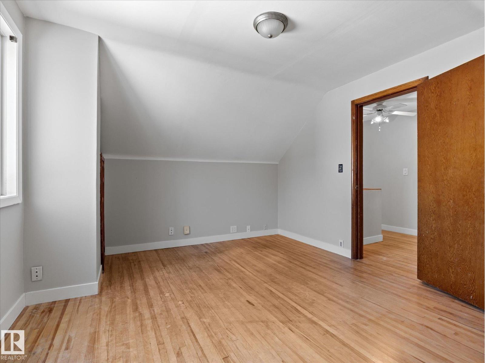 11119 62 Av Nw Property Photo 15