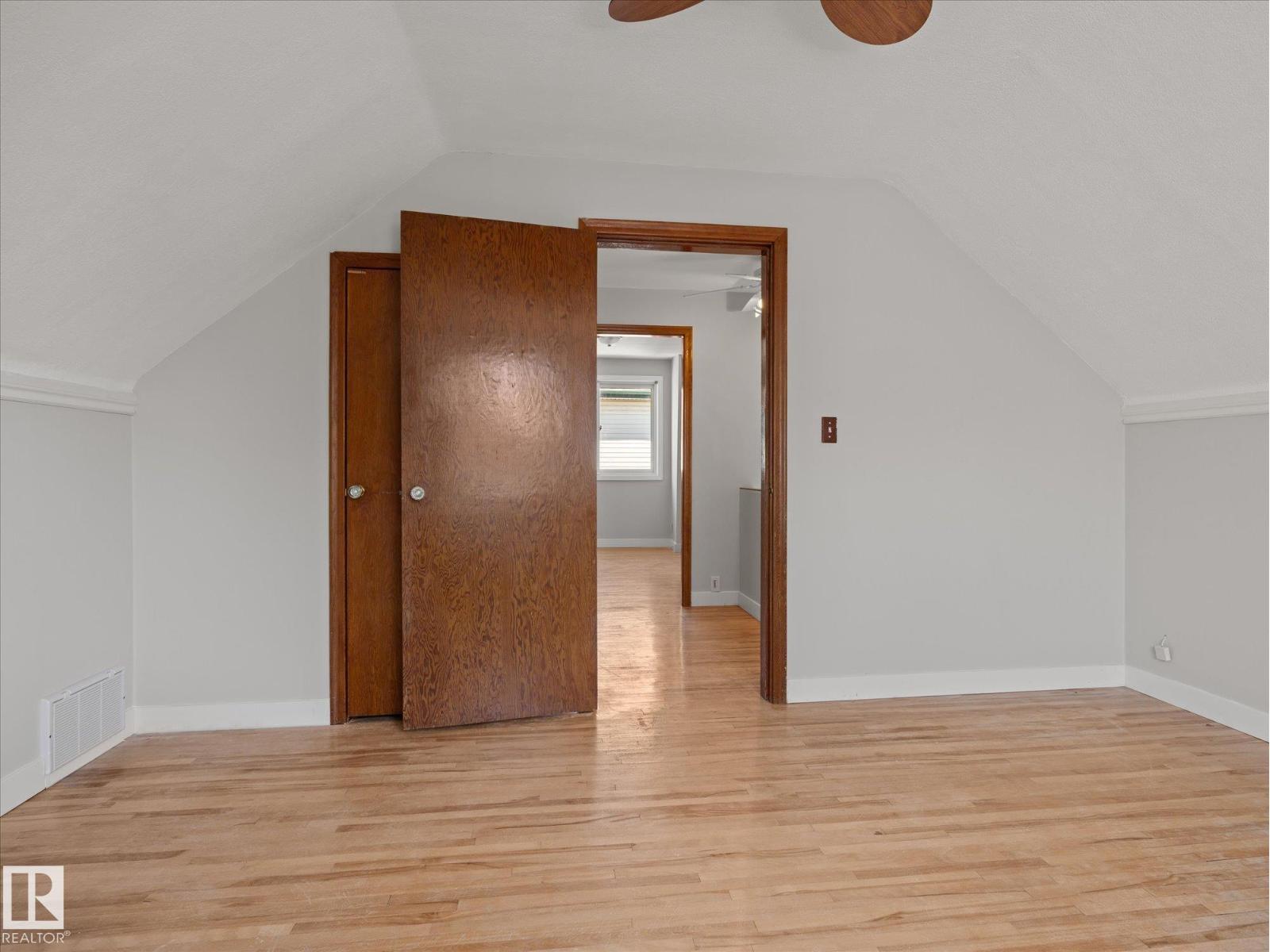 11119 62 Av Nw Property Photo 18