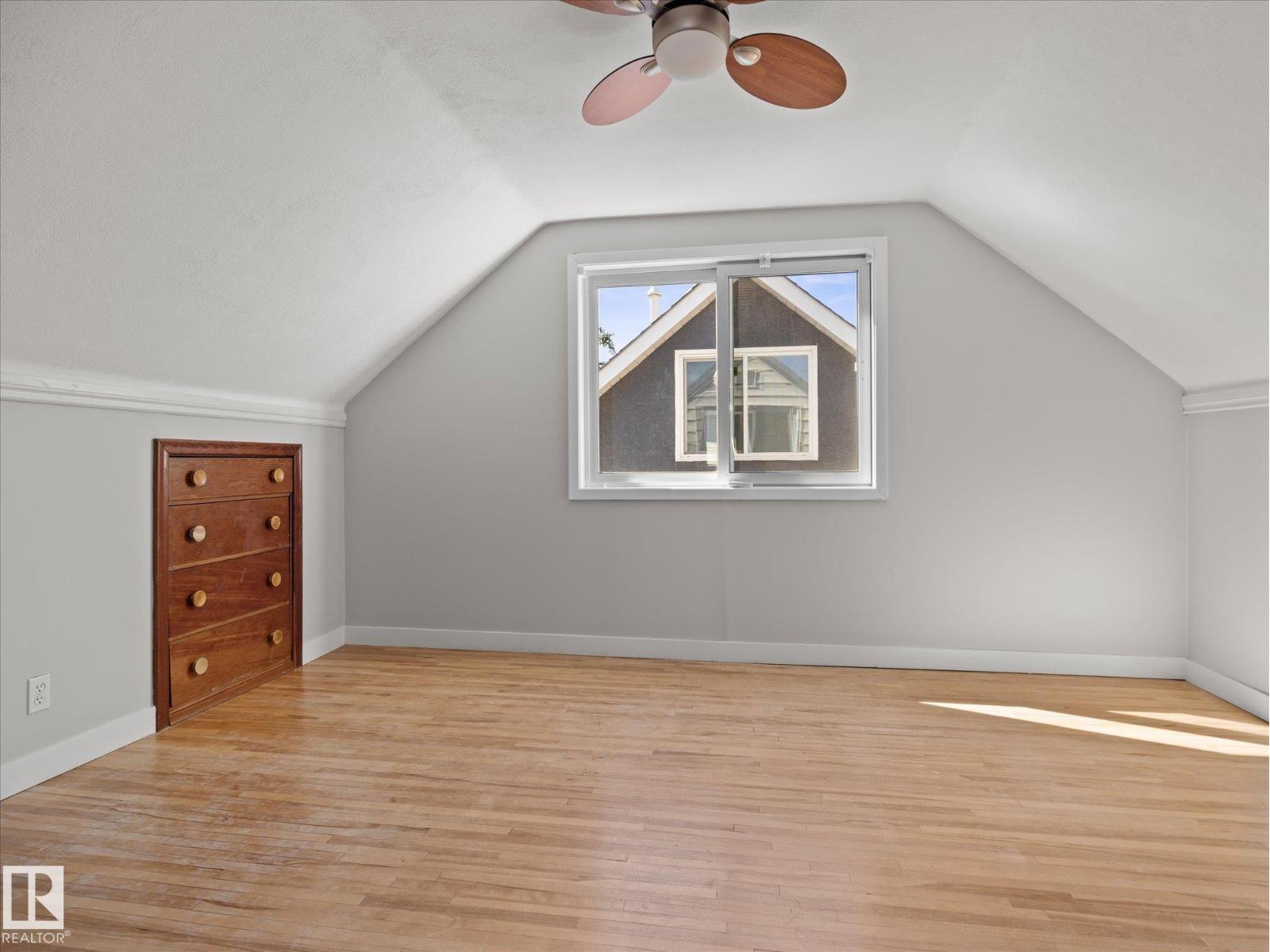 11119 62 Av Nw Property Photo 19