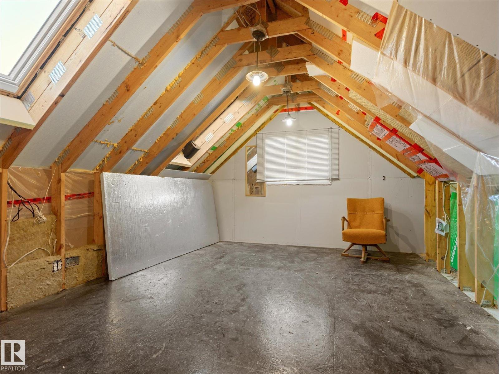 11119 62 Av Nw Property Photo 31
