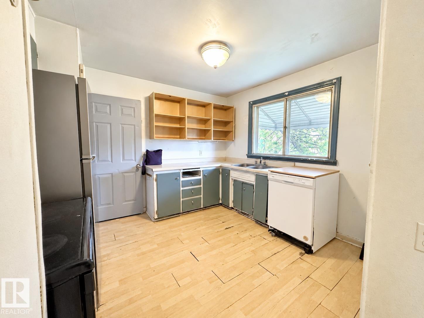 12113 127 St Nw Property Photo 4