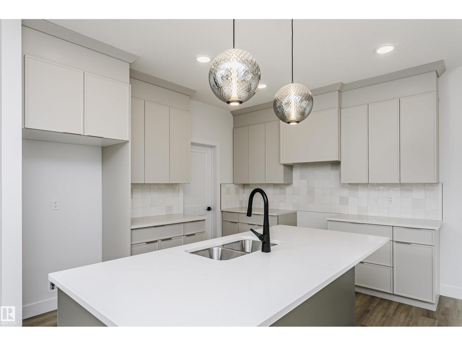 6210 Dansereau Cr Property Photo 14