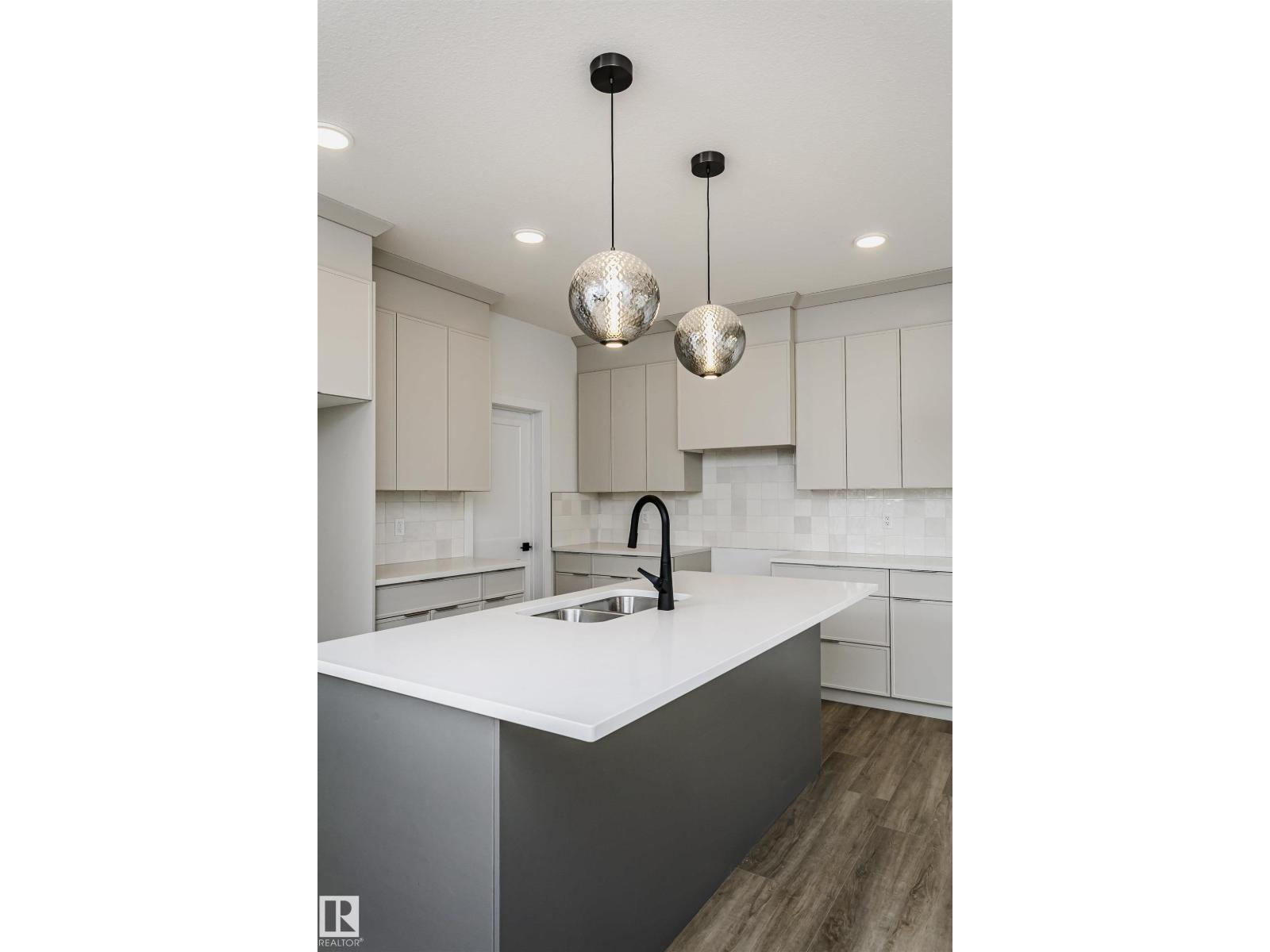 6210 Dansereau Cr Property Photo 16