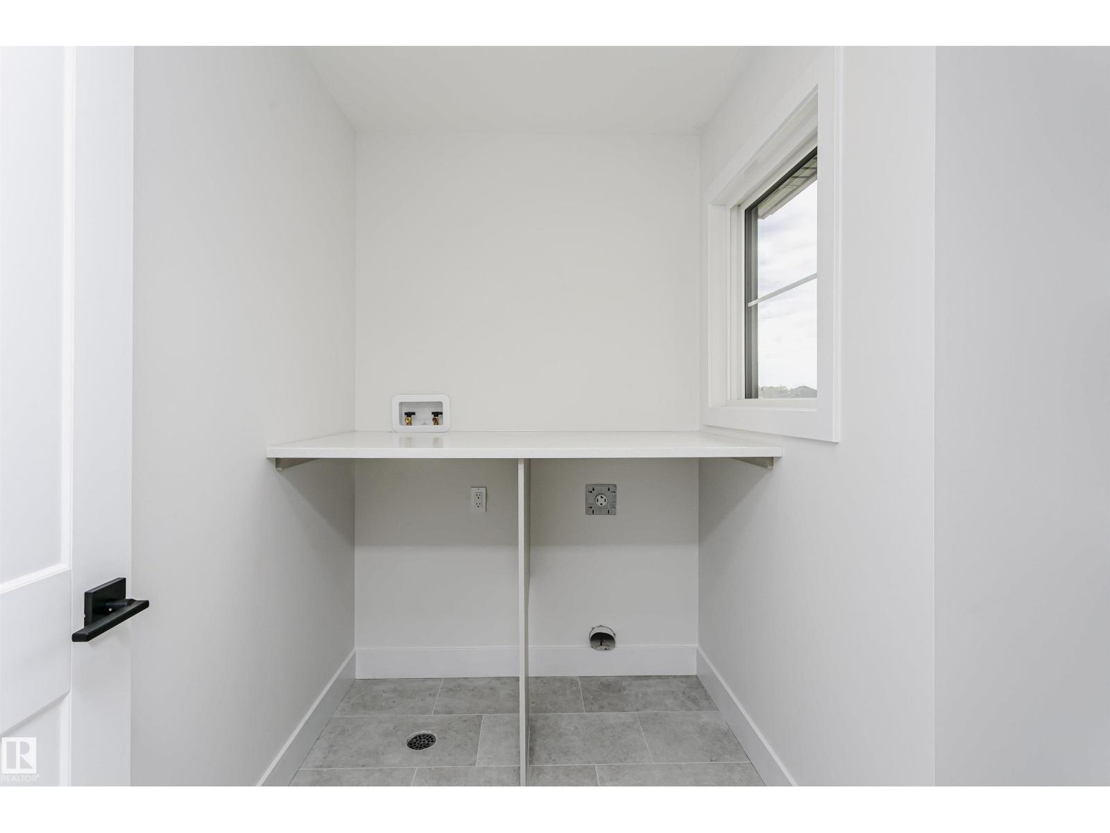 6210 Dansereau Cr Property Photo 40