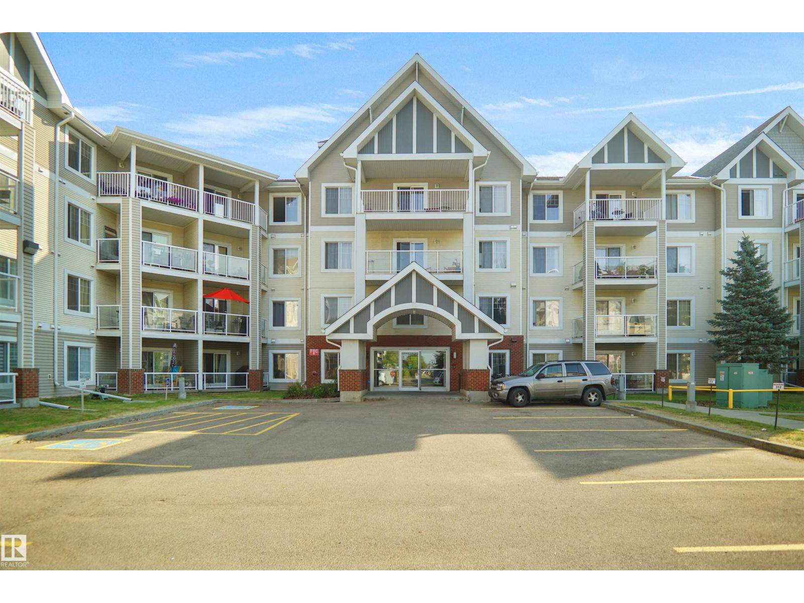 #403 15211 139 ST NW