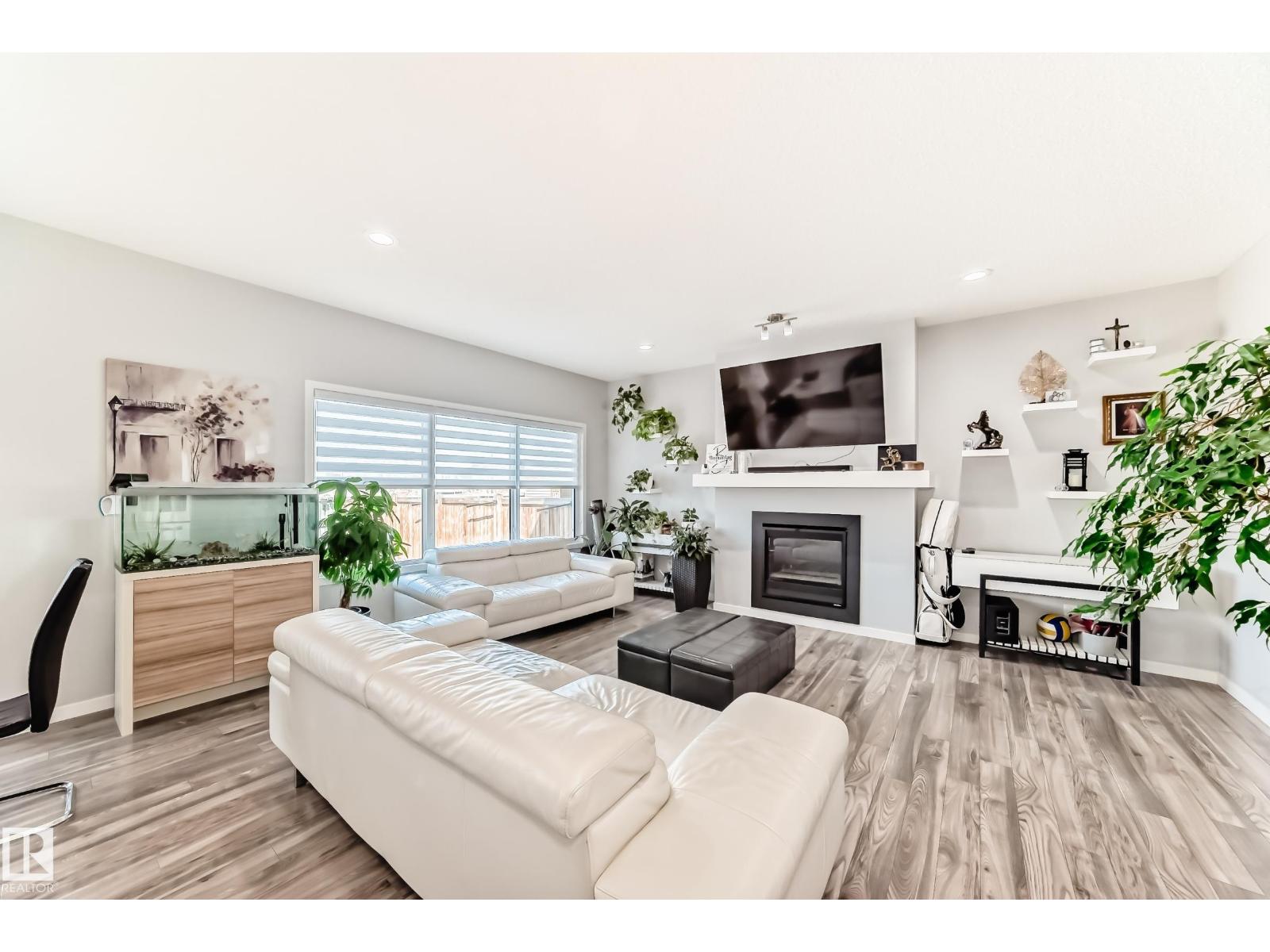 16320 12 Av Sw Property Photo 7