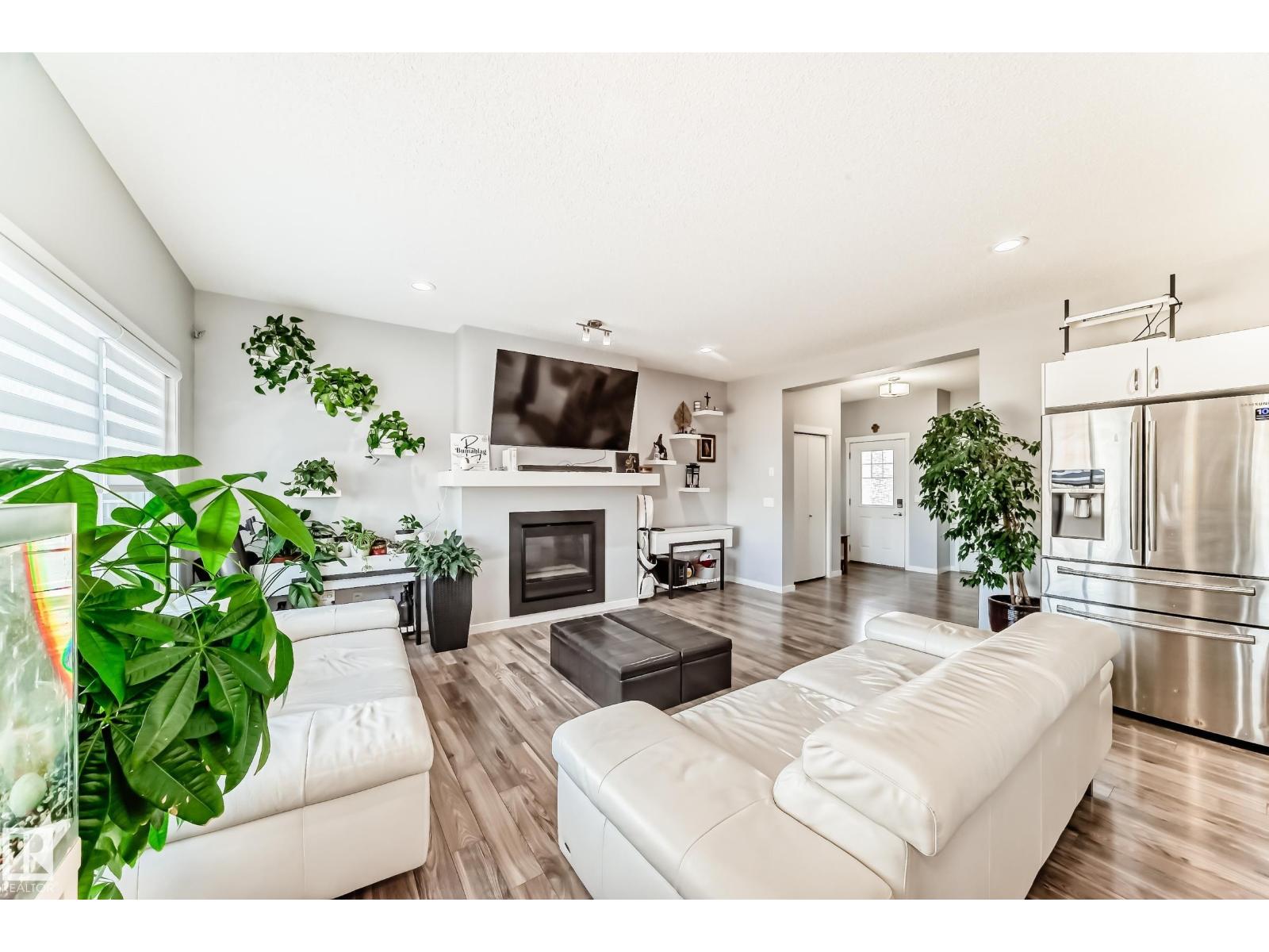 16320 12 Av Sw Property Photo 9