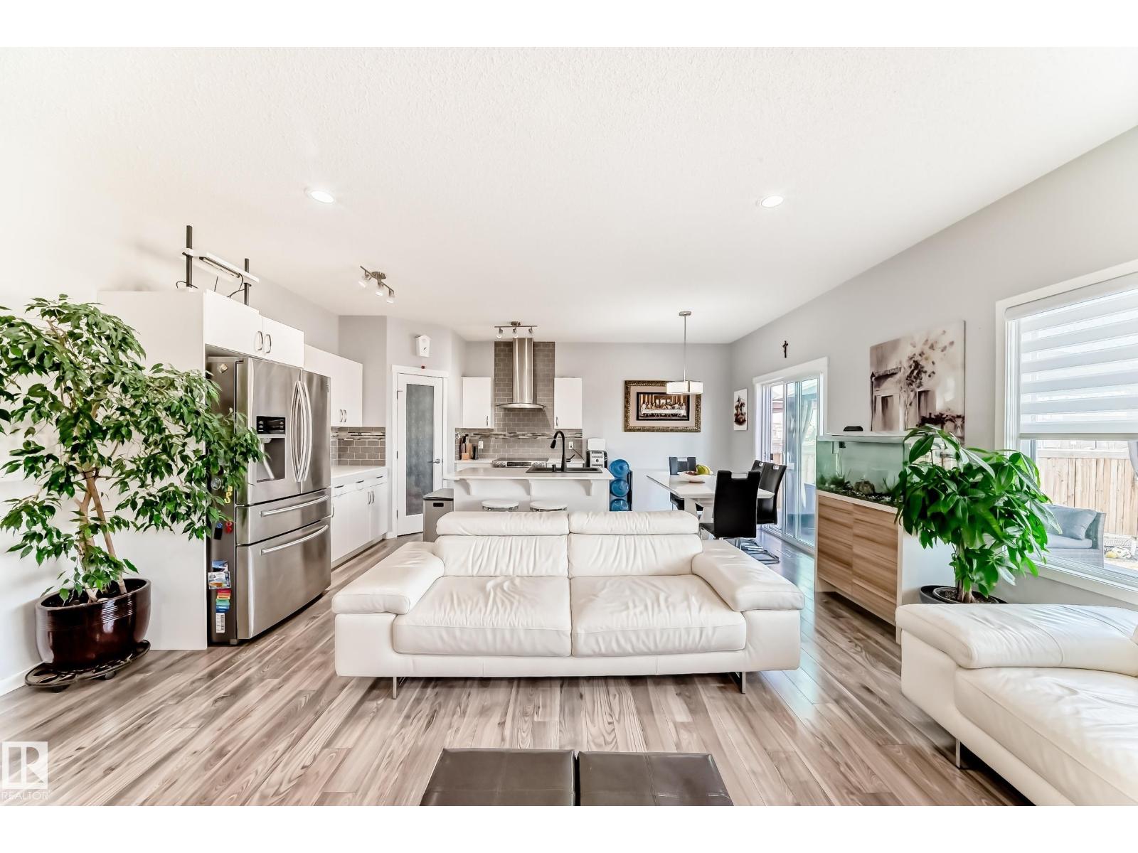16320 12 Av Sw Property Photo 11