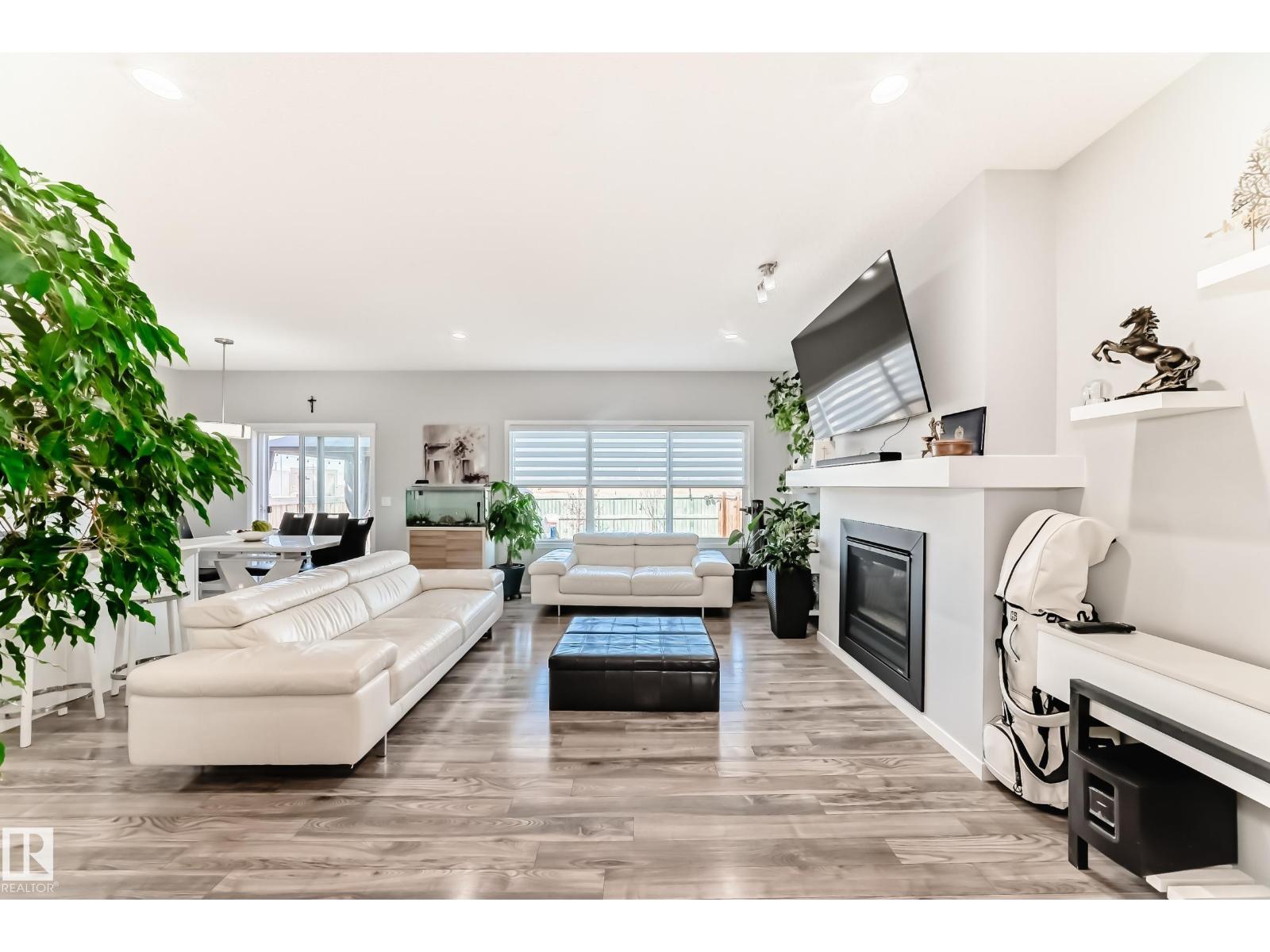 16320 12 Av Sw Property Photo 13