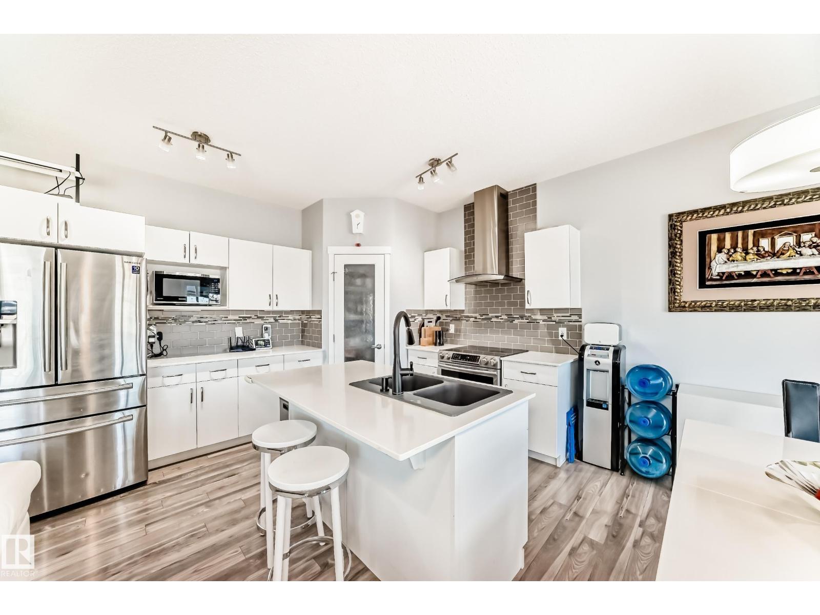 16320 12 Av Sw Property Photo 14