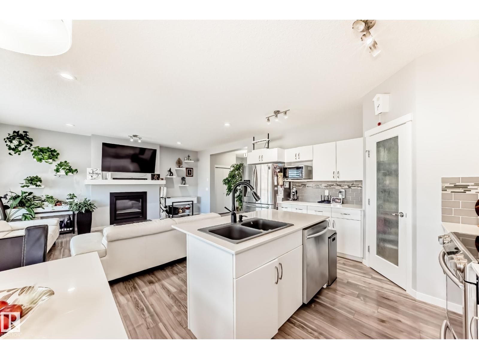 16320 12 Av Sw Property Photo 15