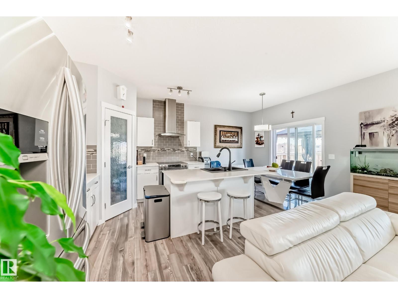 16320 12 Av Sw Property Photo 17