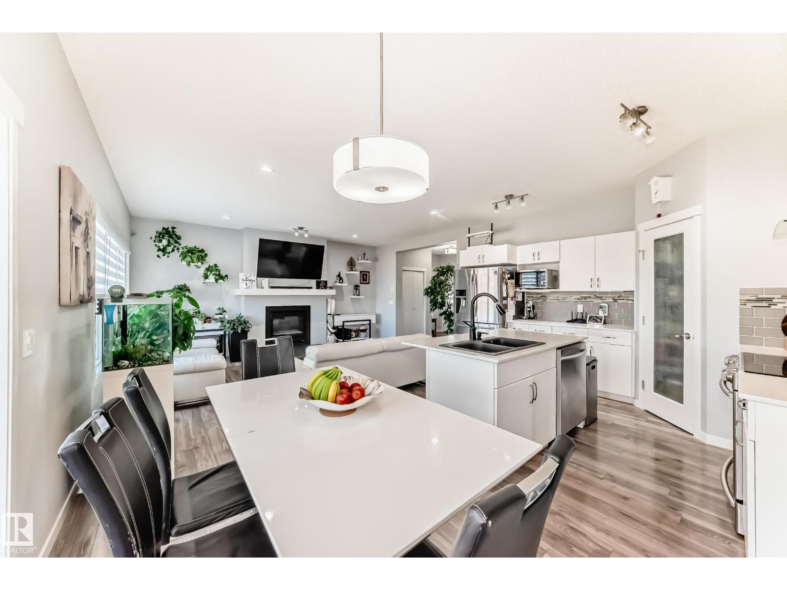 16320 12 Av Sw Property Photo 20