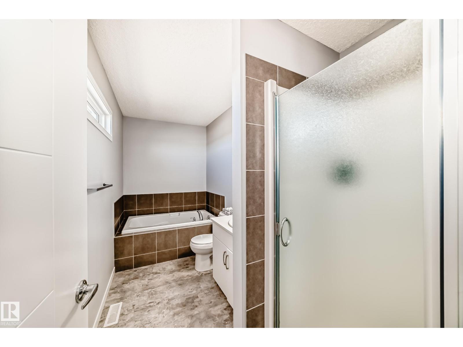 16320 12 Av Sw Property Photo 28