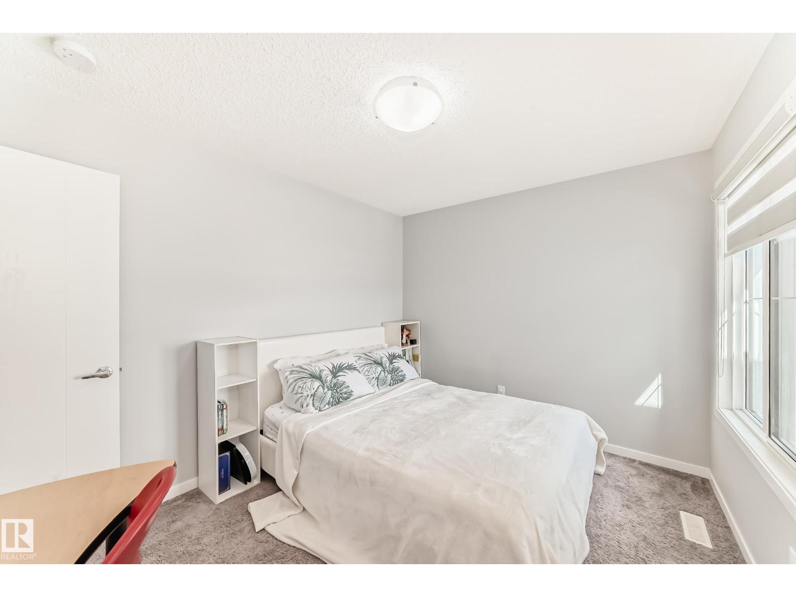 16320 12 Av Sw Property Photo 32