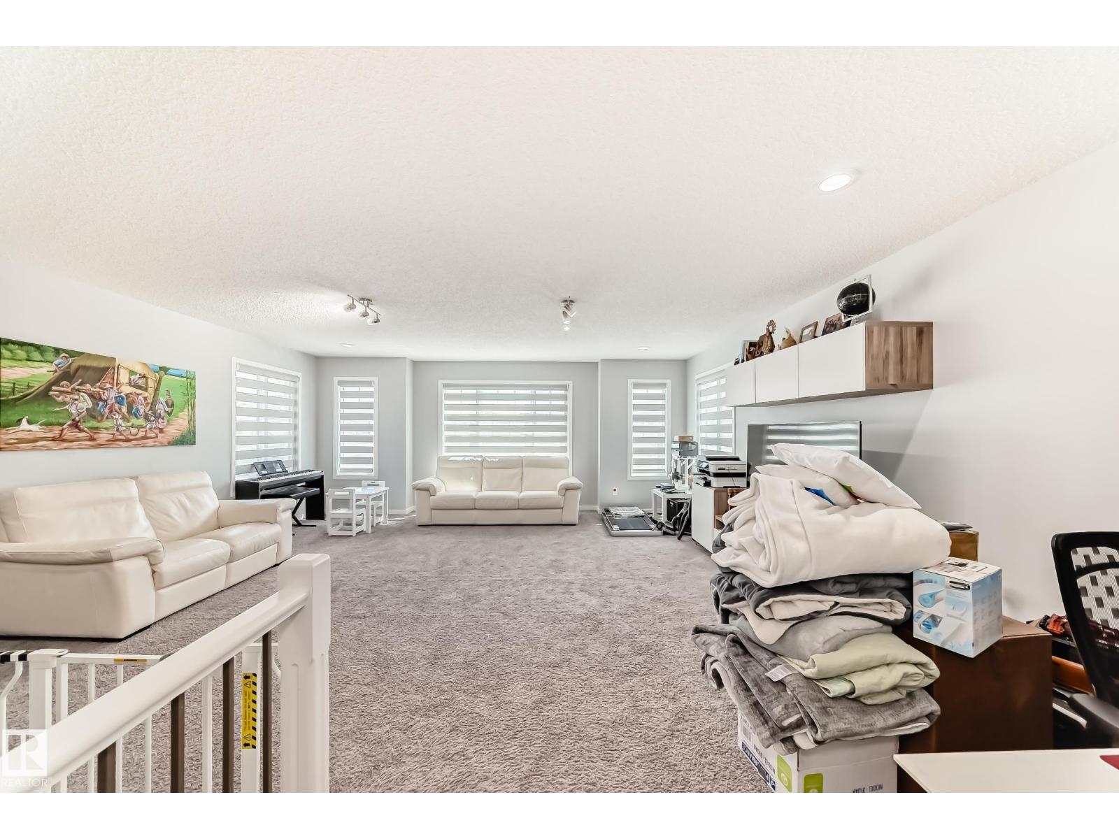 16320 12 Av Sw Property Photo 38