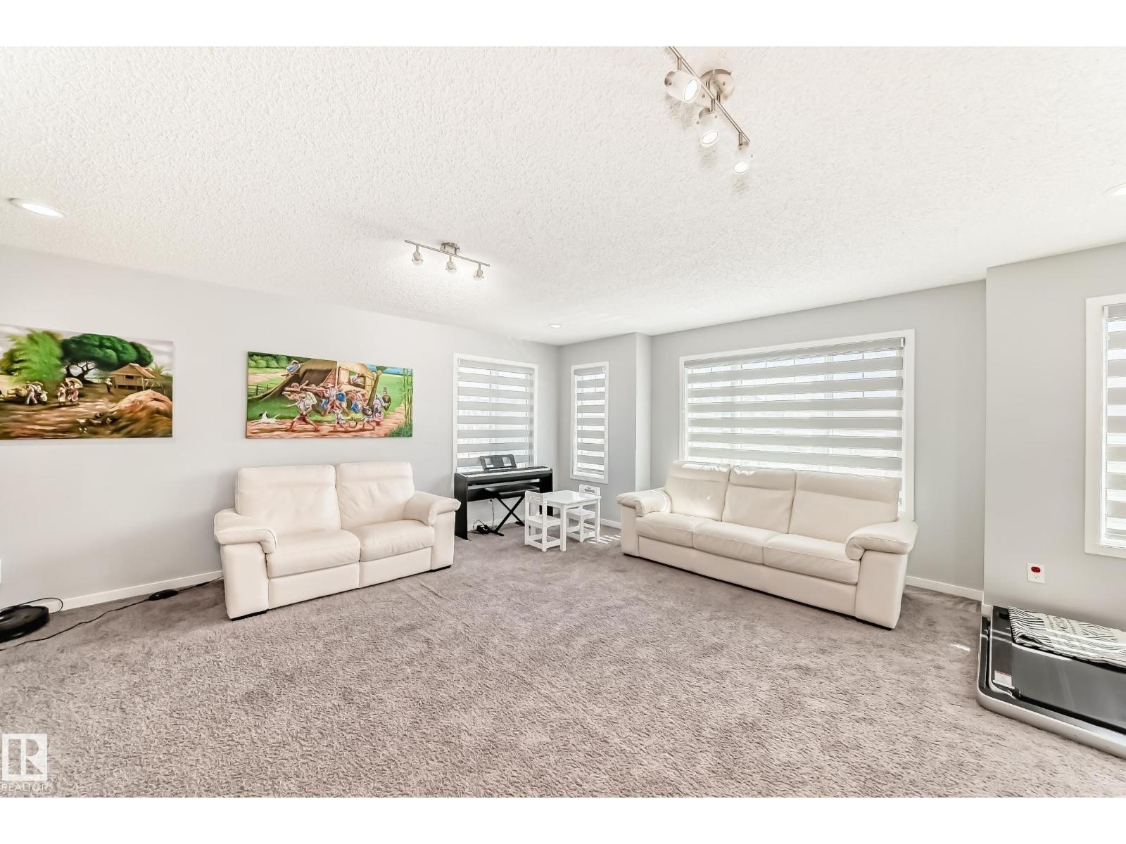16320 12 Av Sw Property Photo 40