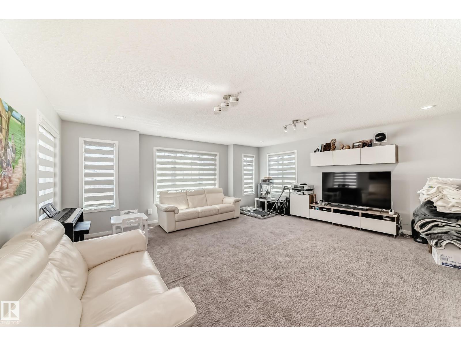 16320 12 Av Sw Property Photo 41