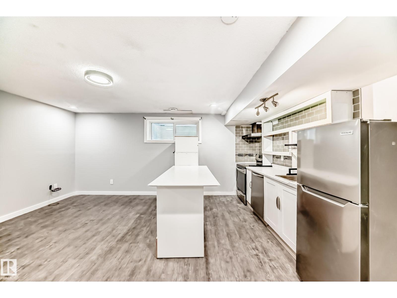 16320 12 Av Sw Property Photo 48