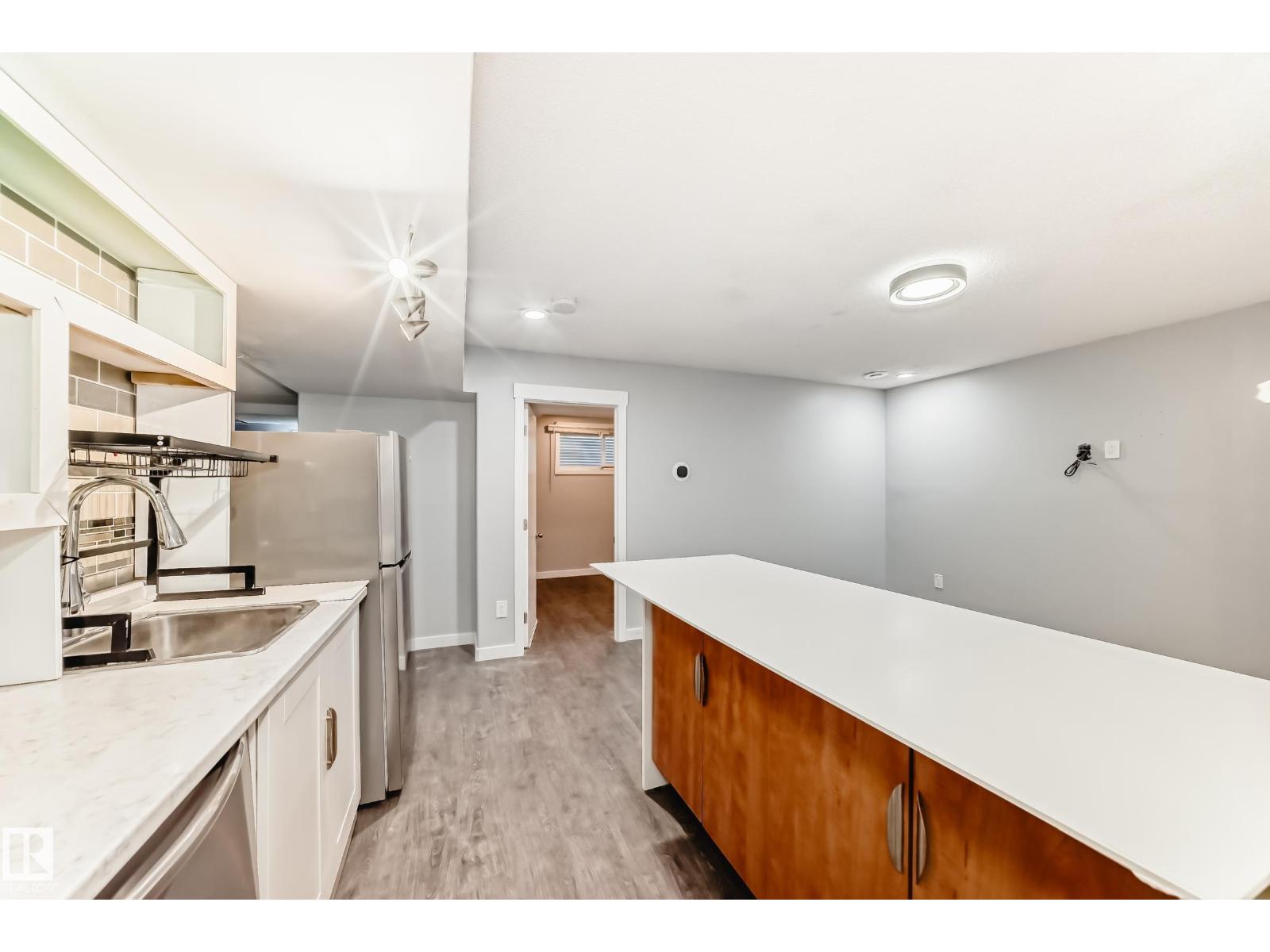 16320 12 Av Sw Property Photo 50