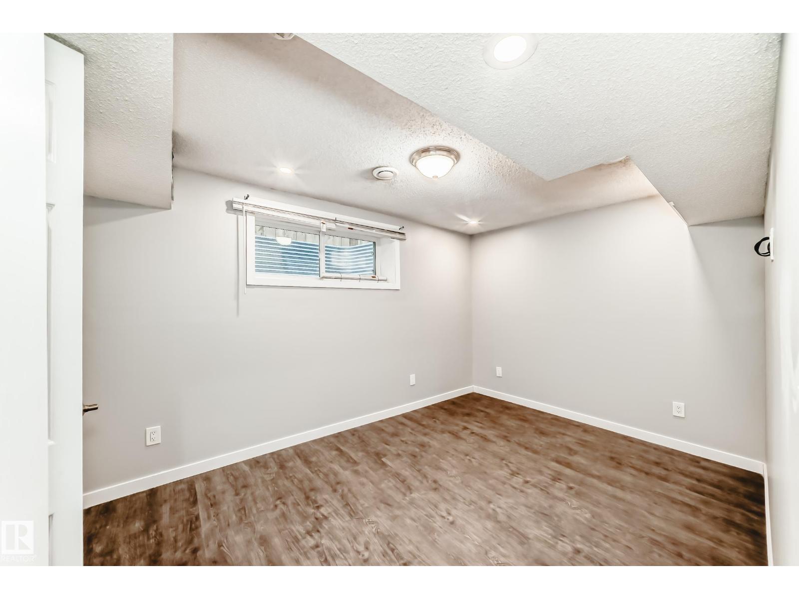 16320 12 Av Sw Property Photo 51