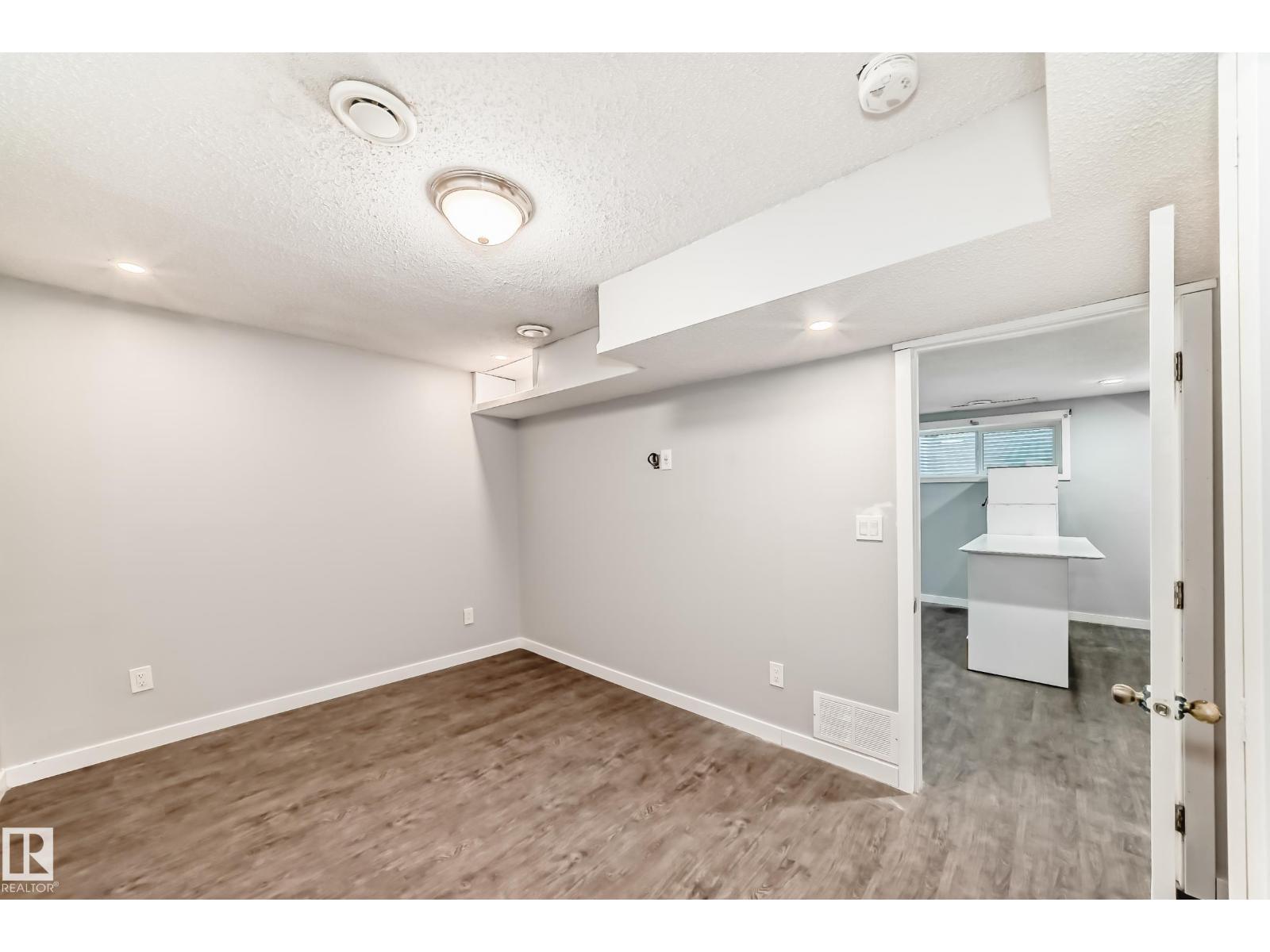 16320 12 Av Sw Property Photo 54