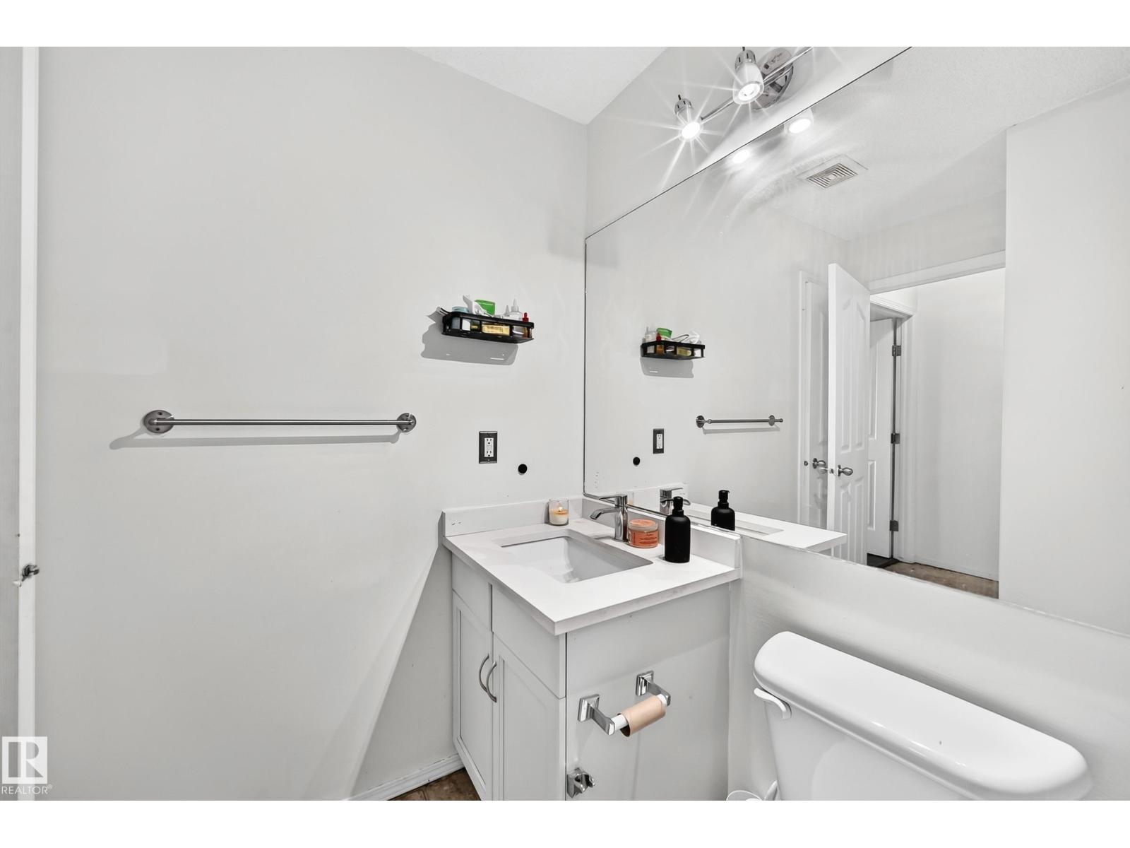#133 16311 95 St Nw Property Photo 31