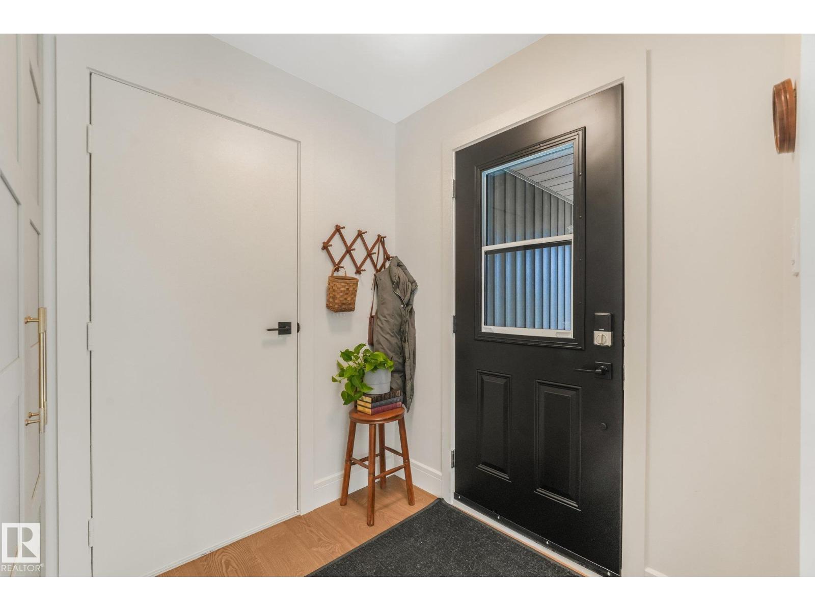2031 104a St Nw Property Photo 5