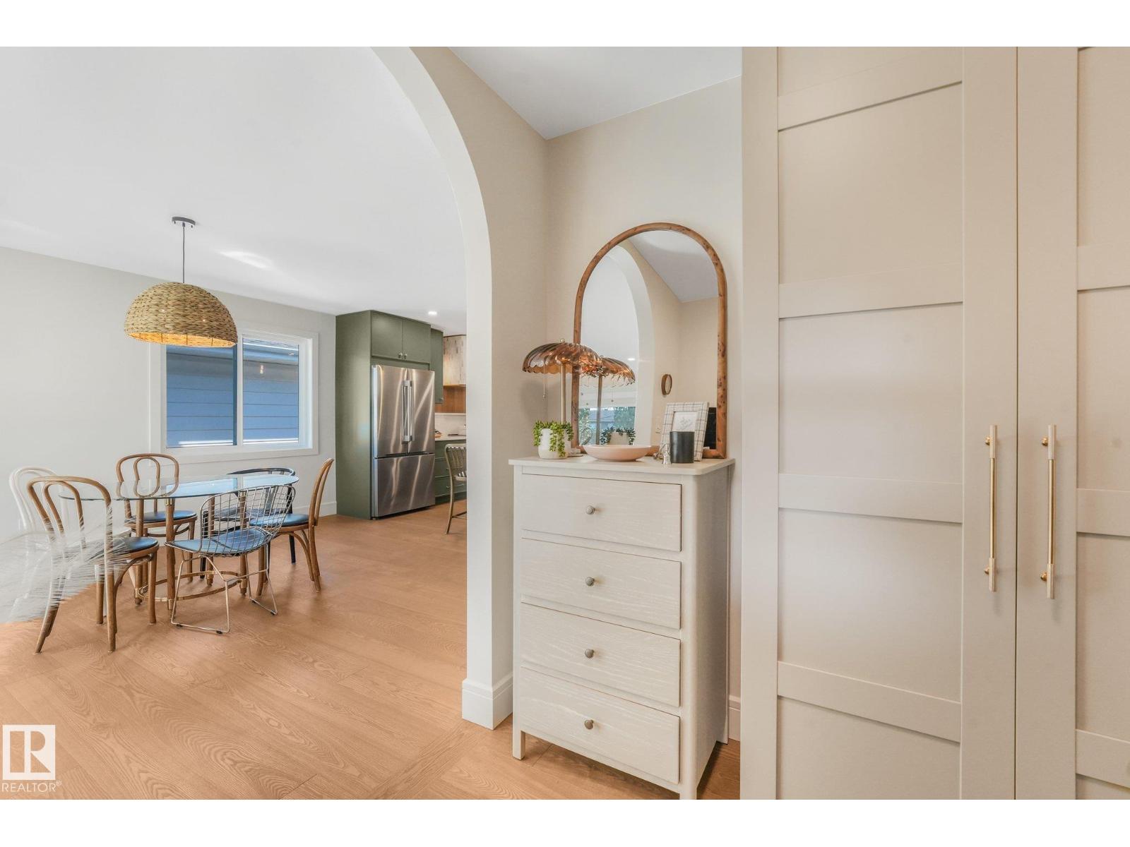 2031 104a St Nw Property Photo 6