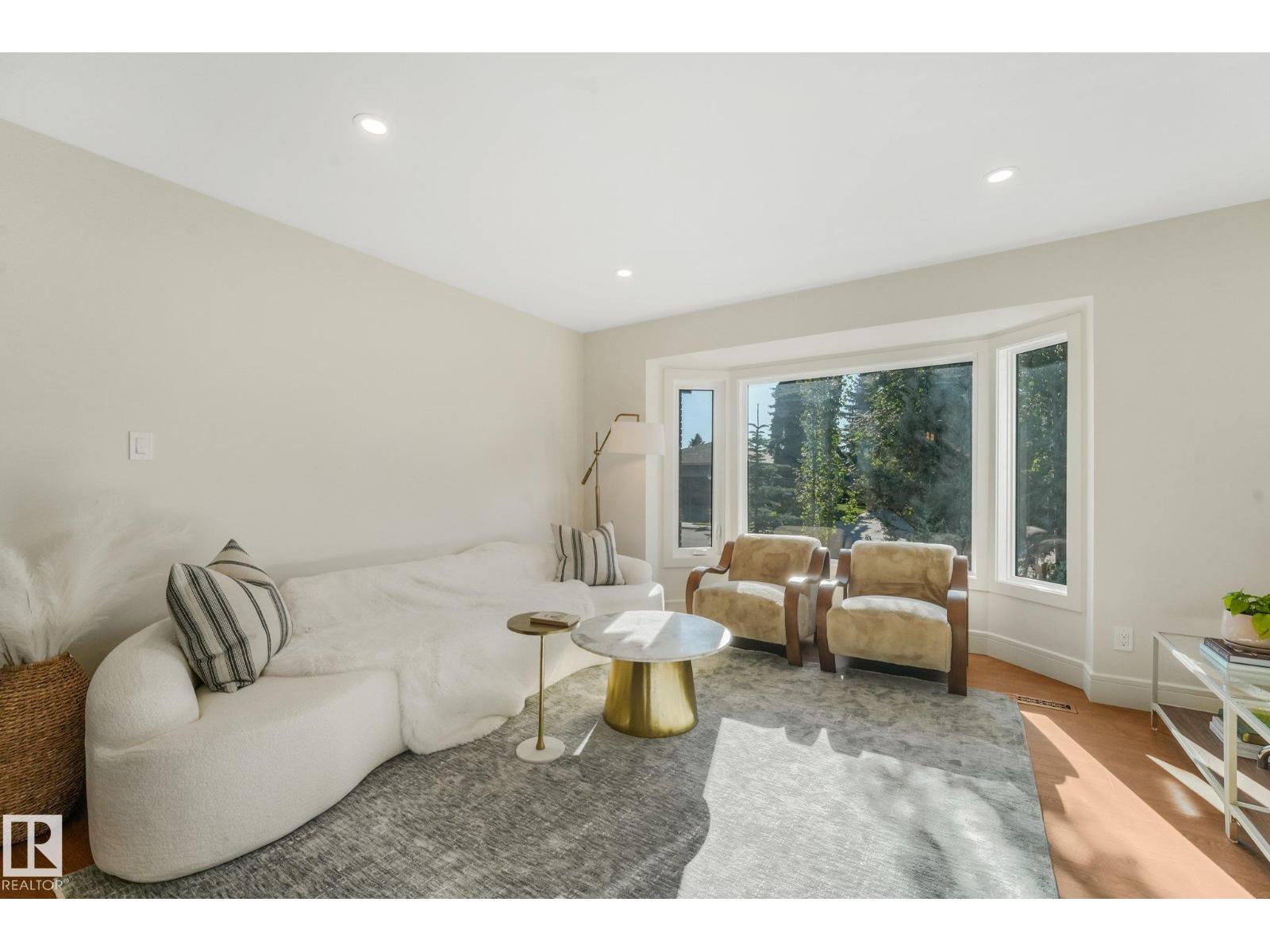 2031 104a St Nw Property Photo 10