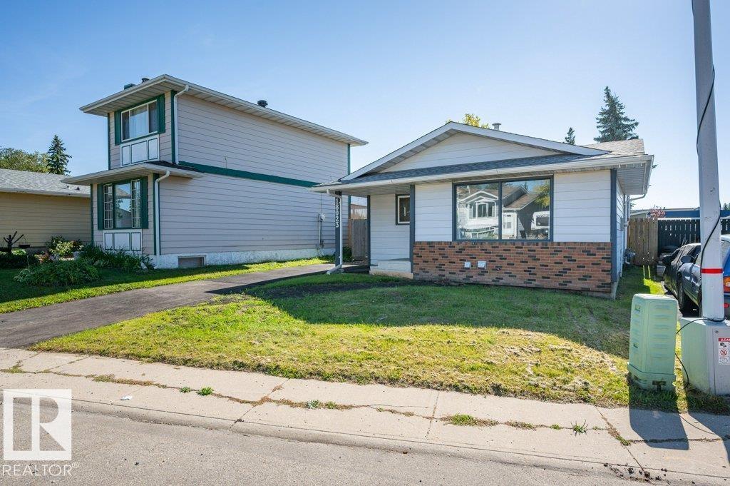 18023 73 Av Nw Property Photo 2
