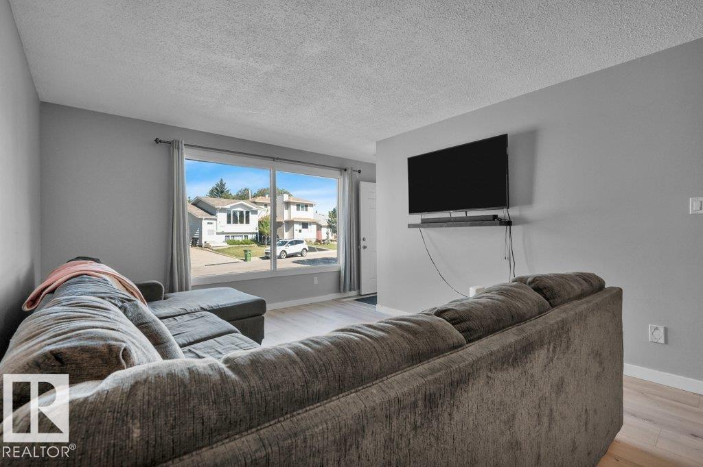 18023 73 Av Nw Property Photo 10