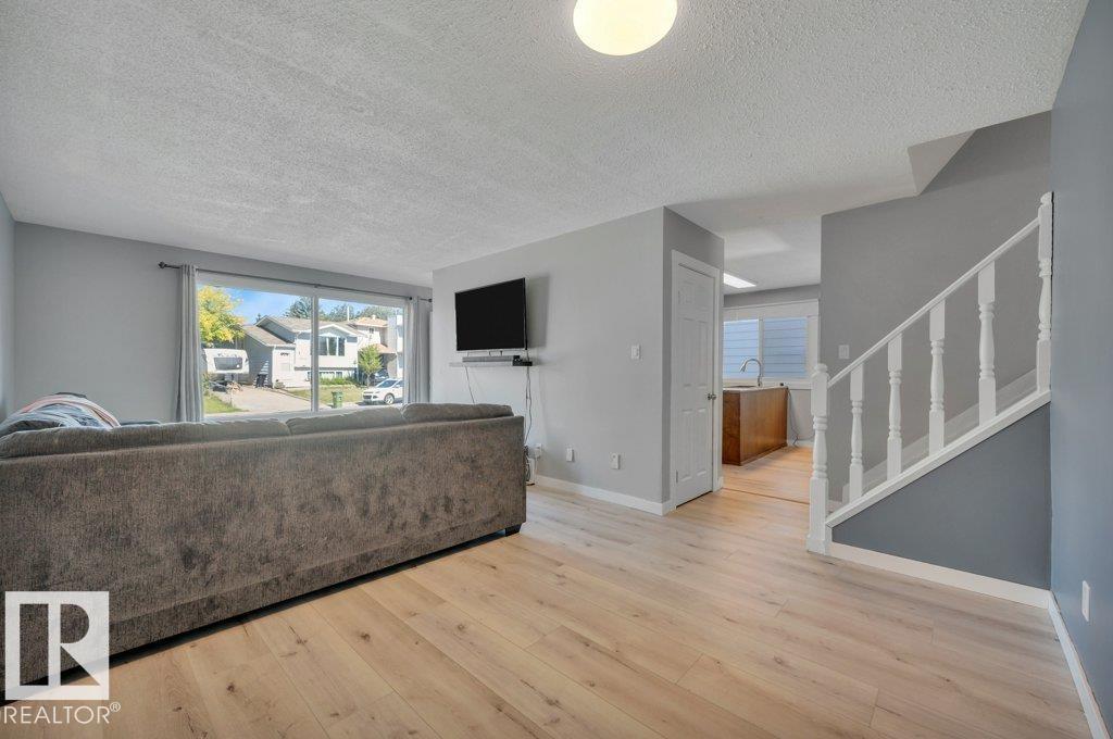 18023 73 Av Nw Property Photo 12