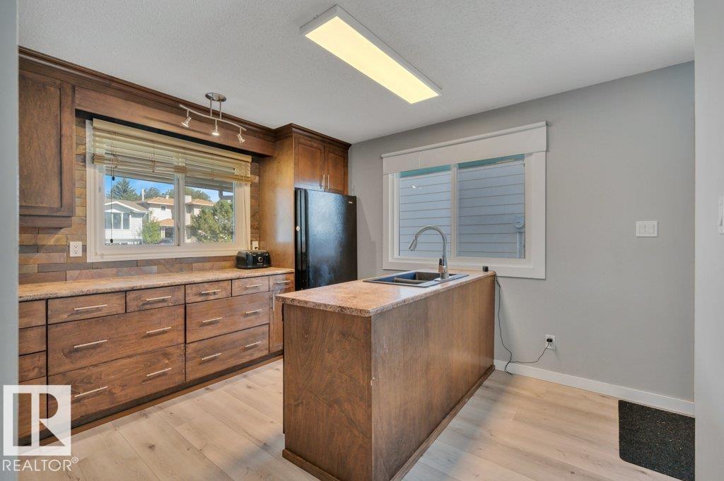 18023 73 Av Nw Property Photo 13