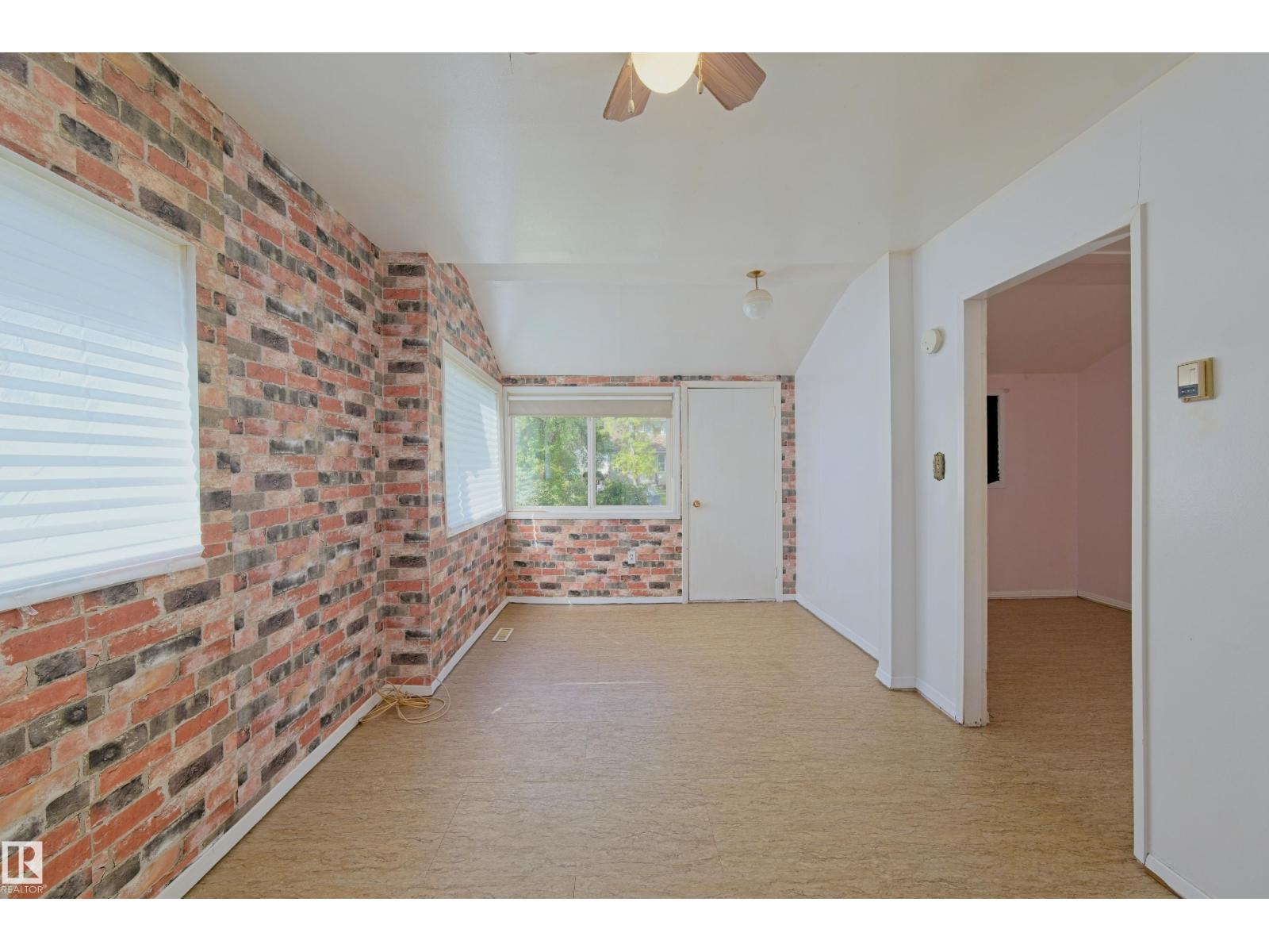 5131 51 Street Property Photo 6