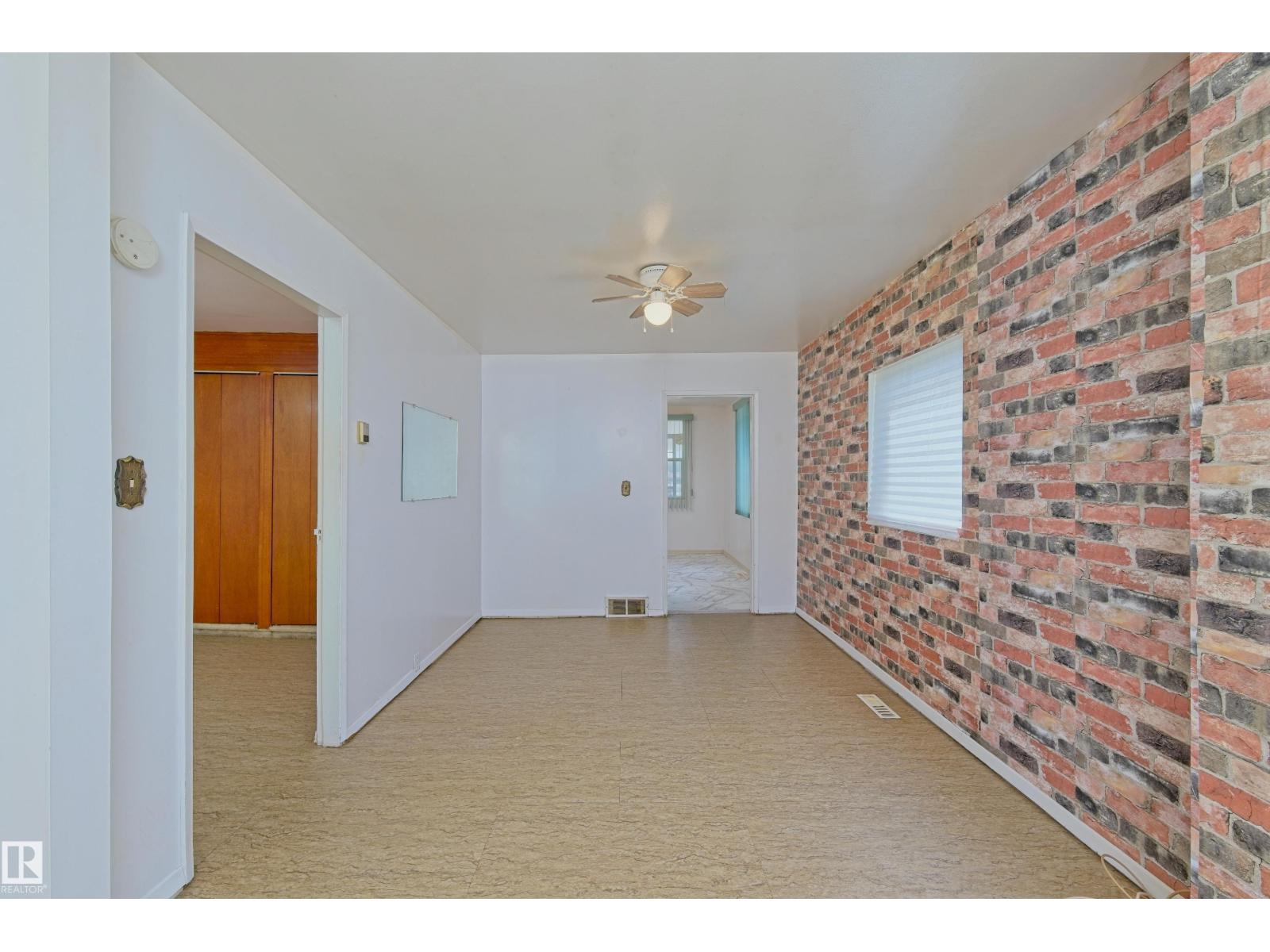 5131 51 Street Property Photo 8