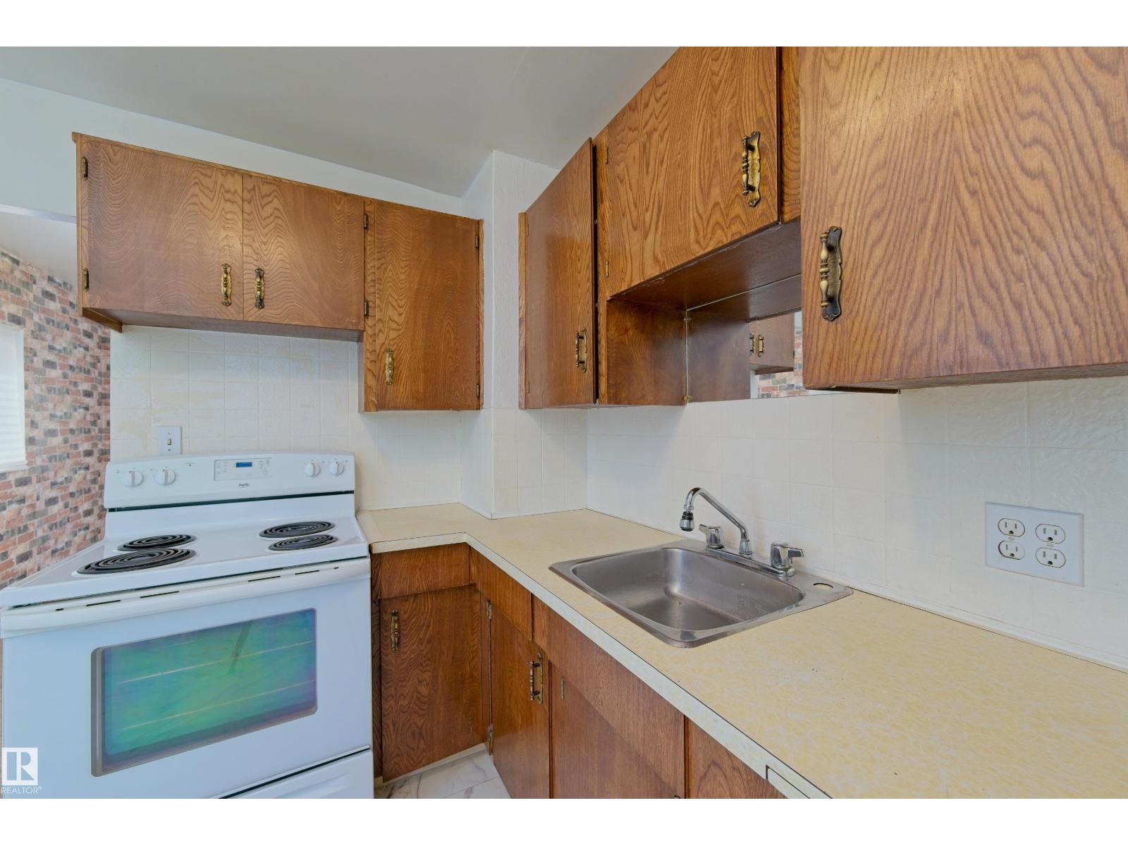 5131 51 Street Property Photo 13