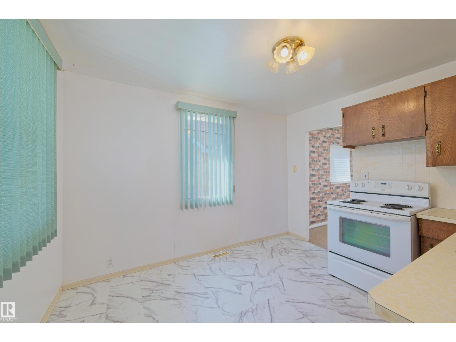 5131 51 Street Property Photo 14