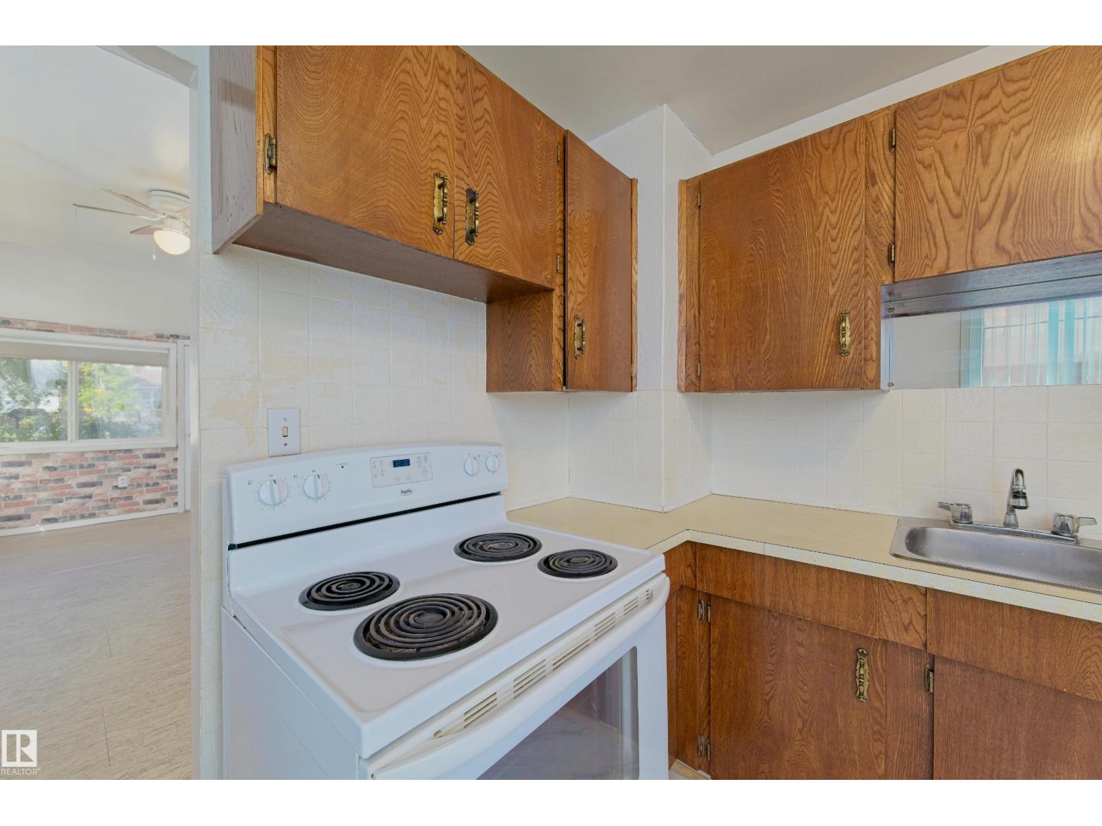 5131 51 Street Property Photo 15